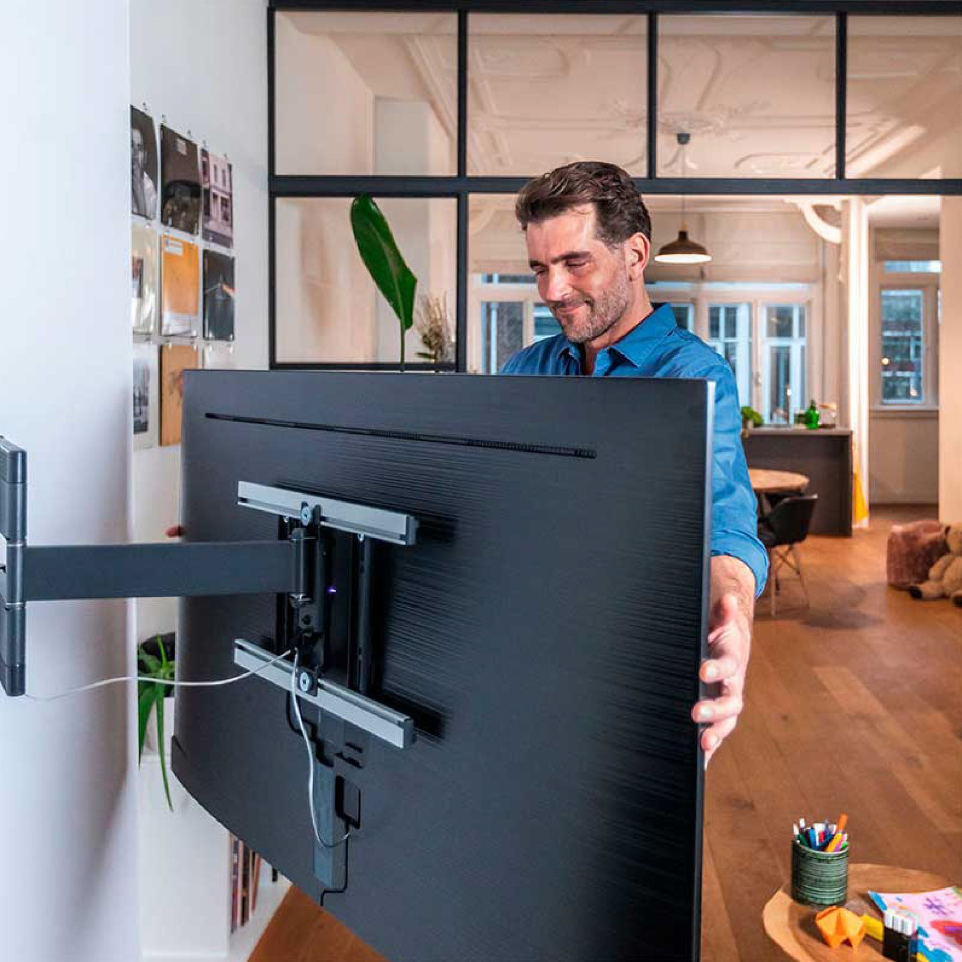 Cómo quitar un soporte de TV para Pared